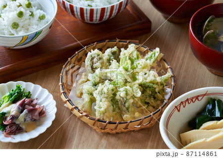 春野菜の天ぷら　たらの芽　こごみ　ふきのとう 87114861