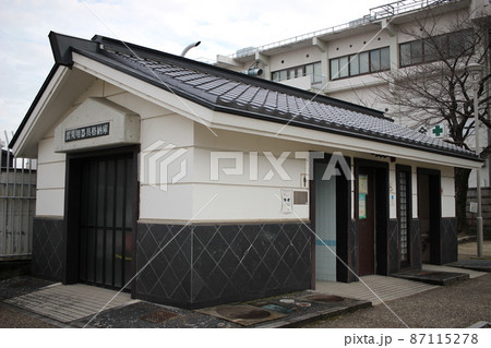公衆トイレ 綺麗なトイレ 震災用器具格納庫 公衆トイレ 綺麗なトイレ 震災用器具格納庫 87115278