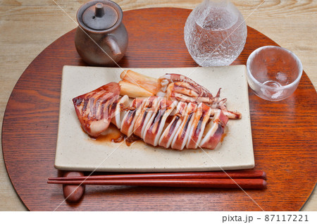 イカの照り焼き、てりやき、照焼き、テリヤキ、煮物、いか、烏賊、海鮮料理。スルメイカ、するめいか。 87117221
