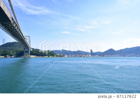 関門橋、門司港付近と下関付近と関門海峡の風景 87117622