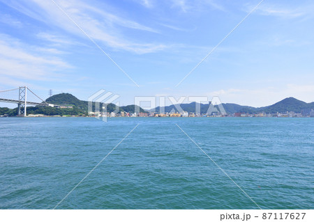 関門橋、門司港付近と下関付近と関門海峡の風景 87117627