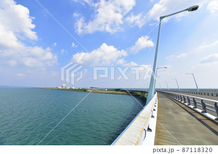 北九州空港と連絡橋の風景 北九州空港と連絡橋の風景 87118320