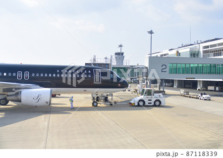 北九州空港と連絡橋の風景 87118339