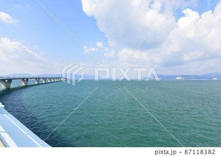 北九州空港と連絡橋の風景 北九州空港と連絡橋の風景 87118382