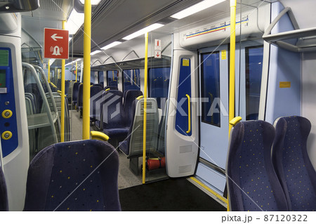 タイ バンコク 「エアポート・レール・リンク」車内 / Airport Rail Link, BKK 87120322