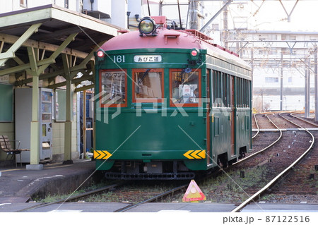 大阪の阪堺電気鉄道阪堺電気鉄道上町線を走るレトロな車両 87122516