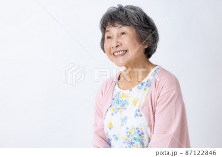 シニア女性　ポジティブ 87122846