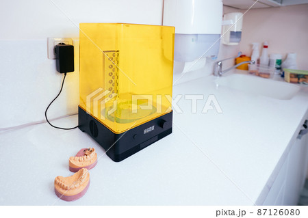 Device for washing a dental 3d print Device for washing a dental 3d print 87126080
