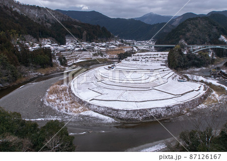 雪景色のあらぎ島 和歌山県伊都郡有田郡有田川町清水 雪景色のあらぎ島 和歌山県伊都郡有田郡有田川町清水 87126167