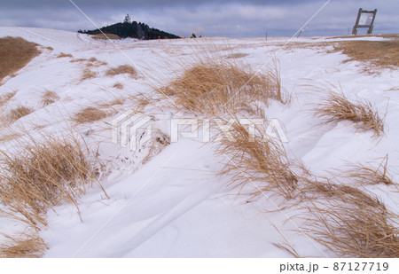 雪の生石高原の風景 和歌山県海草郡紀美野町 雪の生石高原の風景 和歌山県海草郡紀美野町 87127719