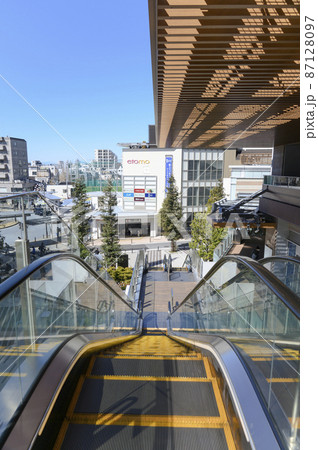 武蔵小山駅前　ショッピングモールのテラスと眺望　東京都品川区 87128097