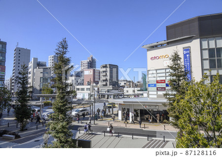 武蔵小山駅 再開発された駅前広場と街並 東京都品川区 武蔵小山駅 再開発された駅前広場と街並 東京都品川区 87128116