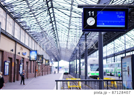 ヘルシンキ中央駅のホーム 87128407