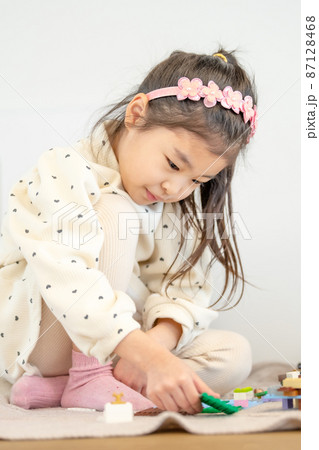 子供 ライフスタイル 女の子 87128468