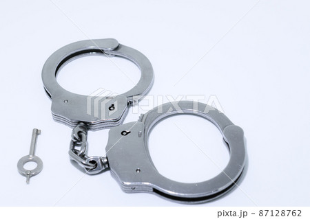 銀色の手錠・逮捕イメージ 87128762