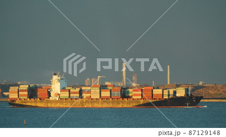 コンテナー貨物2022/羽田空港沖 87129148