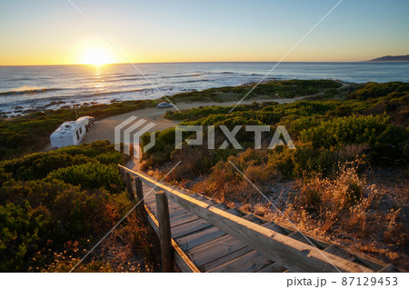 キャンプ場の夜明け キャンプ場の夜明け 87129453