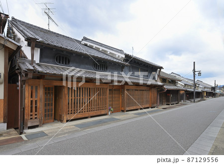 宇陀市松山重要伝統的建造物群保存地区の街並み（奈良県宇陀市） 87129556