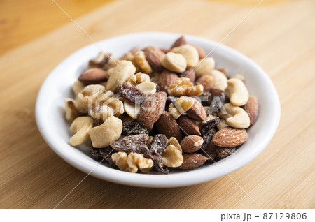 ミックスナッツ レーズン入り ミックスナッツ レーズン入り 87129806