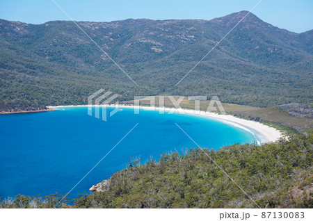 フレシネ国立公園の大絶景、ワイングラスベイ 87130083