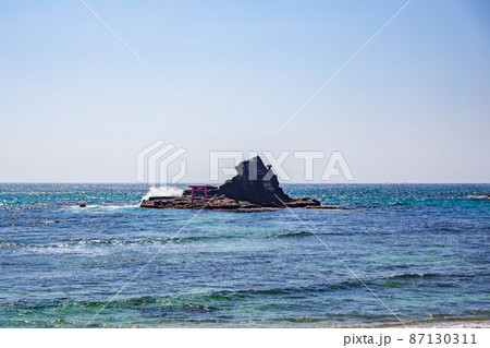 日本の渚百選　房総半島勝浦　守谷海岸（守谷海水浴場）　渡島 87130311
