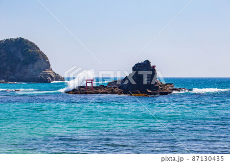 日本の渚百選　房総半島勝浦　守谷海岸（守谷海水浴場）　渡島 87130435