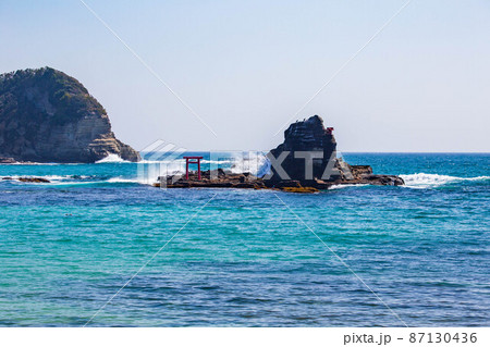 日本の渚百選　房総半島勝浦　守谷海岸（守谷海水浴場）　渡島 87130436