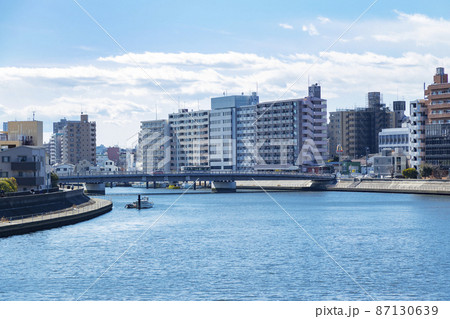 潮鶴橋から見た鶴見川の風景 87130639