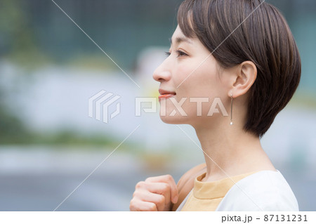 ビジネス 女性 横顔の写真素材 [87131231] - PIXTA