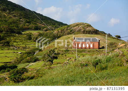 世界遺産野首教会と野崎島の風景(長崎県北松浦郡小値賀島) 87131395