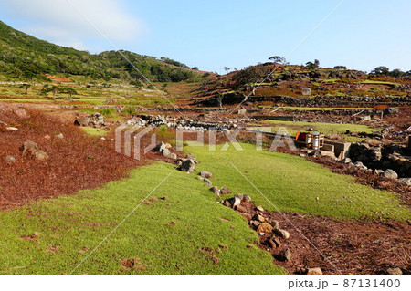 世界遺産野首教会と野崎島の風景(長崎県北松浦郡小値賀島) 世界遺産野首教会と野崎島の風景(長崎県北松浦郡小値賀島) 87131400