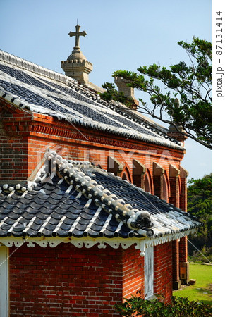 世界遺産野首教会と野崎島の風景(長崎県北松浦郡小値賀島) 世界遺産野首教会と野崎島の風景(長崎県北松浦郡小値賀島) 87131414