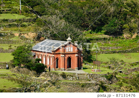 世界遺産野首教会と野崎島の風景(長崎県北松浦郡小値賀島) 87131476