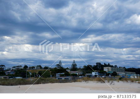 雲間から漏れる光 雲間から漏れる光 87133575