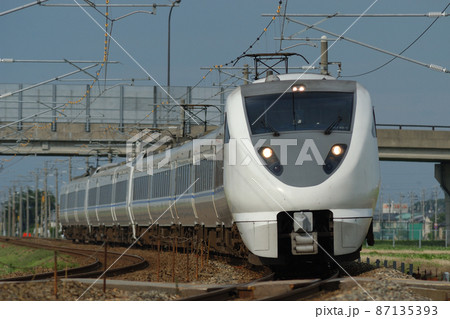 北陸本線 加賀笠間-美川 JR西日本 683系 T21+T35+T17編成(金沢) サンダーバード 北陸本線 加賀笠間-美川 JR西日本 683系 T21+T35+T17編成(金沢) サンダーバード 87135393