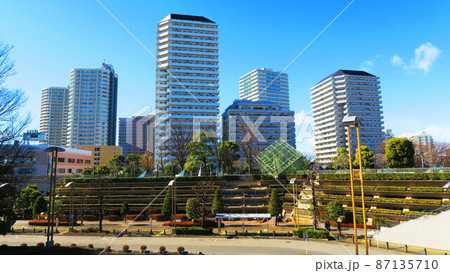 埼玉県川口市のJR東日本の川口駅とその周辺の風景（2022年2月撮影） 87135710