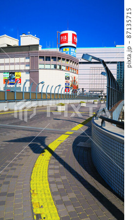 埼玉県川口市のJR東日本の川口駅とその周辺の風景（2022年2月撮影） 87135715