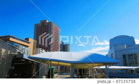 埼玉県川口市のJR東日本の川口駅とその周辺の風景（2022年2月撮影） 87135738