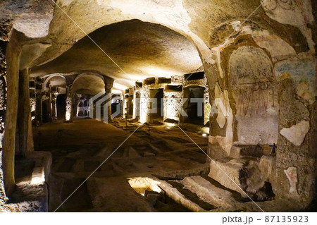ナポリ　サン・ジェンナーロのカタコンベ 87135923