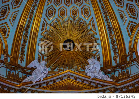 ミラノ　カゼルタ宮殿 87136245