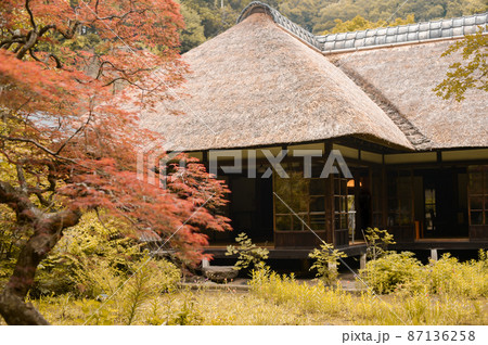藁葺き屋根　日本の原風景 87136258