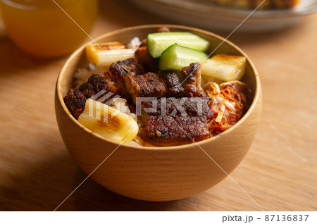 豚串麦飯 87136837