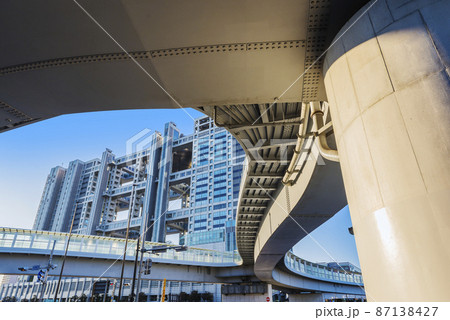 フジテレビ　 都市風景　 青空　歩道橋   東京テレポート駅 87138427