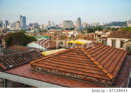 View of urban area, Xiamen from Mount Lit kong giam in gulangyu island View of urban area, Xiamen from Mount Lit kong giam in gulangyu island 87138641