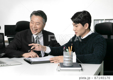 business concept asian korean old and young two men, different generations male man boss and employee concept, meeting 87140170