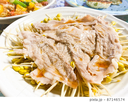青森県大鰐町の特産品・大鰐温泉もやしと豚肉のレンチン蒸し 青森県大鰐町の特産品・大鰐温泉もやしと豚肉のレンチン蒸し 87146574