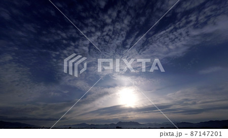 冬の朝空・太陽と巻雲・220130am 87147201