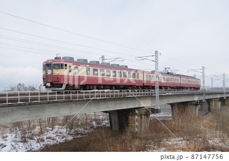 えちごトキめき鉄道455系 急行 ゆのくに 姫川鉄橋 87147756