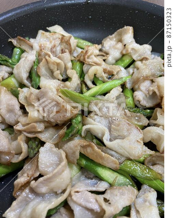 豚肉とアスパラの炒め物 87150323