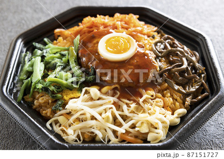 ハンバーグがのったビビンバチャーハン弁当 ハンバーグがのったビビンバチャーハン弁当 87151727
